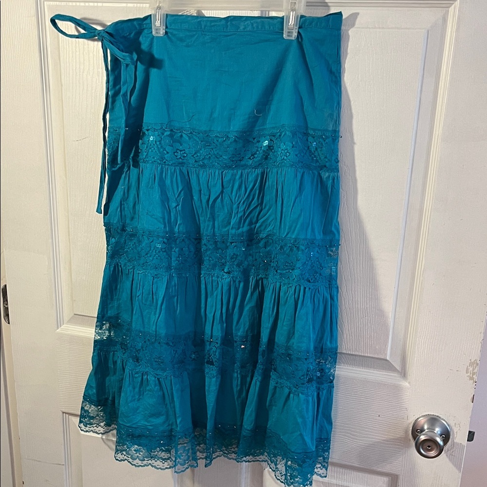 Chic Teal Lace Midi Skirt